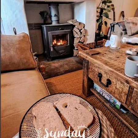 Brynglas Cottage With Hot Tub, Anglesey. Llanfachraeth Exterior foto