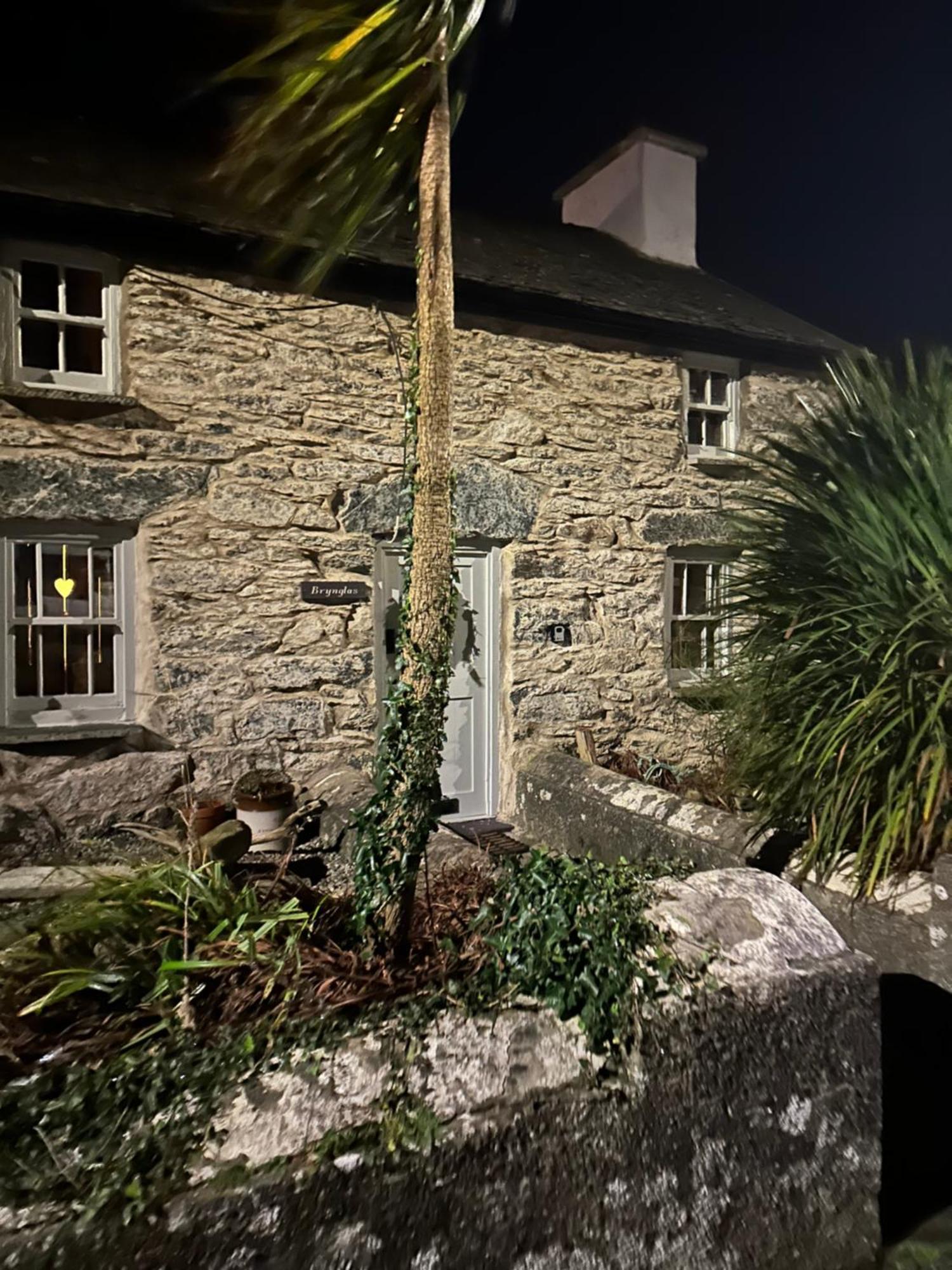 Brynglas Cottage With Hot Tub, Anglesey. Llanfachraeth Exterior foto